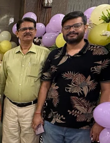 कंचन ऑटोमोबाइल्स फतेहपुर में सुरेश चंद्र सचान और प्रशांत सचान
