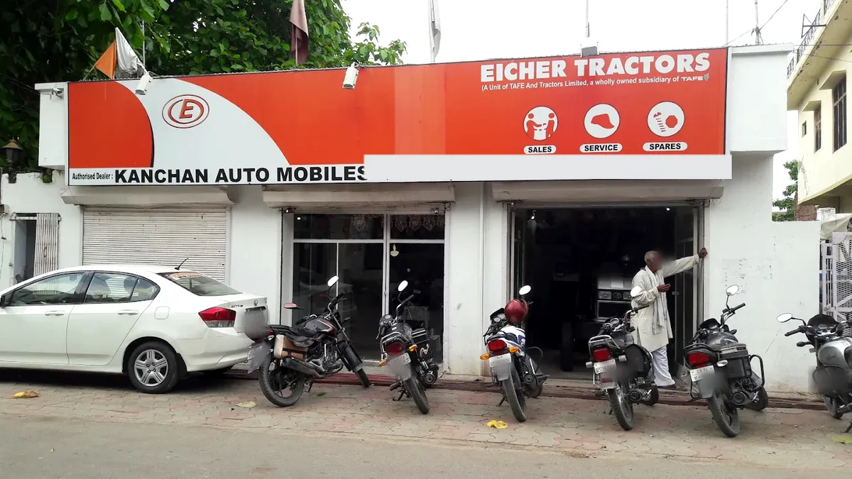 Old KANCHAN AUTOMOBILES showroom in Fatehpur during the Eicher dealership period